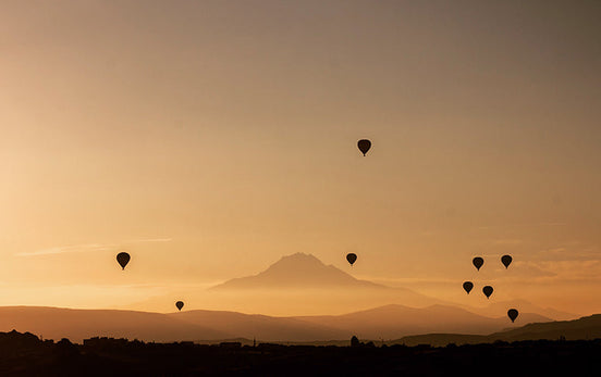 Montgolfières au Lever du Soleil sur la Cappadoce